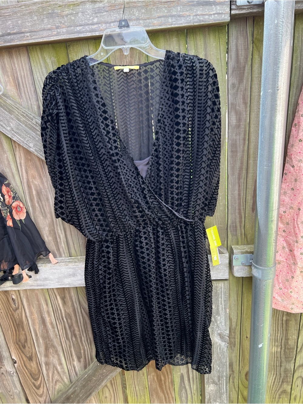 👗Gianni Bini Black Textured faux Wrap Dress